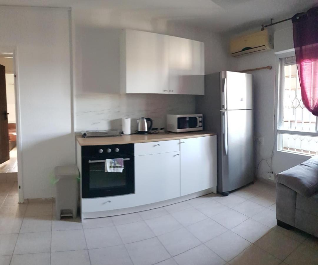 Cozy Flat With Parking Well-Placed Near Tlv Airport Apartment Lod Екстериор снимка